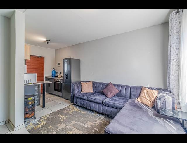 2 BEDROOM APARTMENT FOR SALE IN FLEURHOF